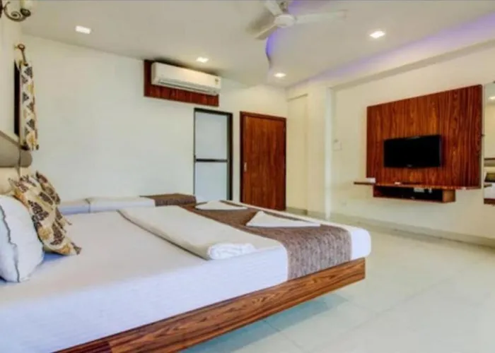 Hotel Golden Palms Mumbai